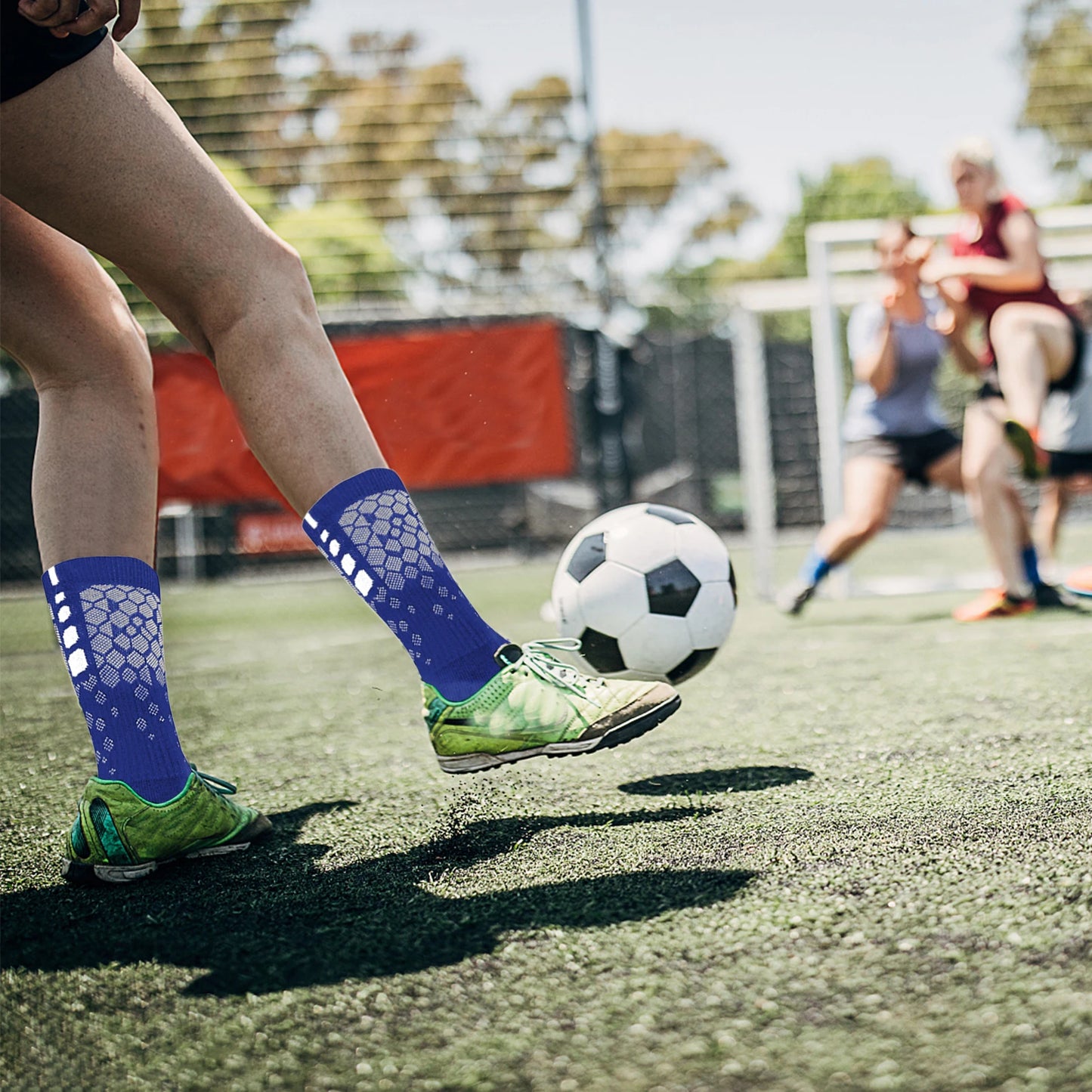 Anti-Slip Soccer Socks for Men & Women – Breathable Athletic Grip Socks for Football, Gym & Yoga